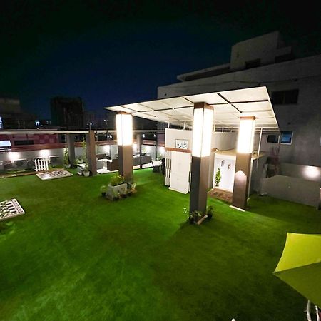 Hotel Crown Inn Karaçi Dış mekan fotoğraf