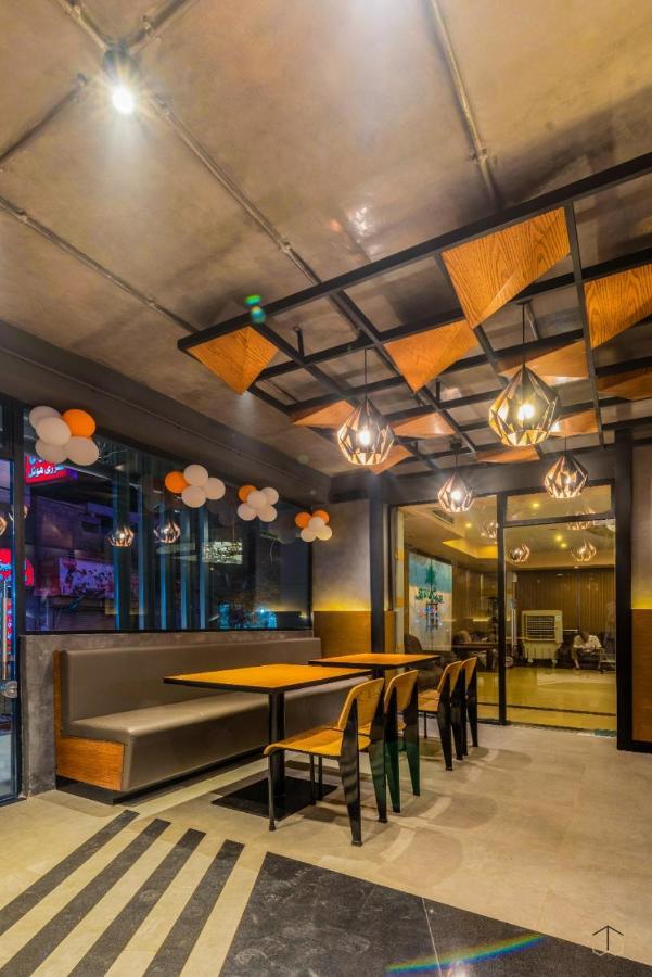 Hotel Crown Inn Karaçi Dış mekan fotoğraf