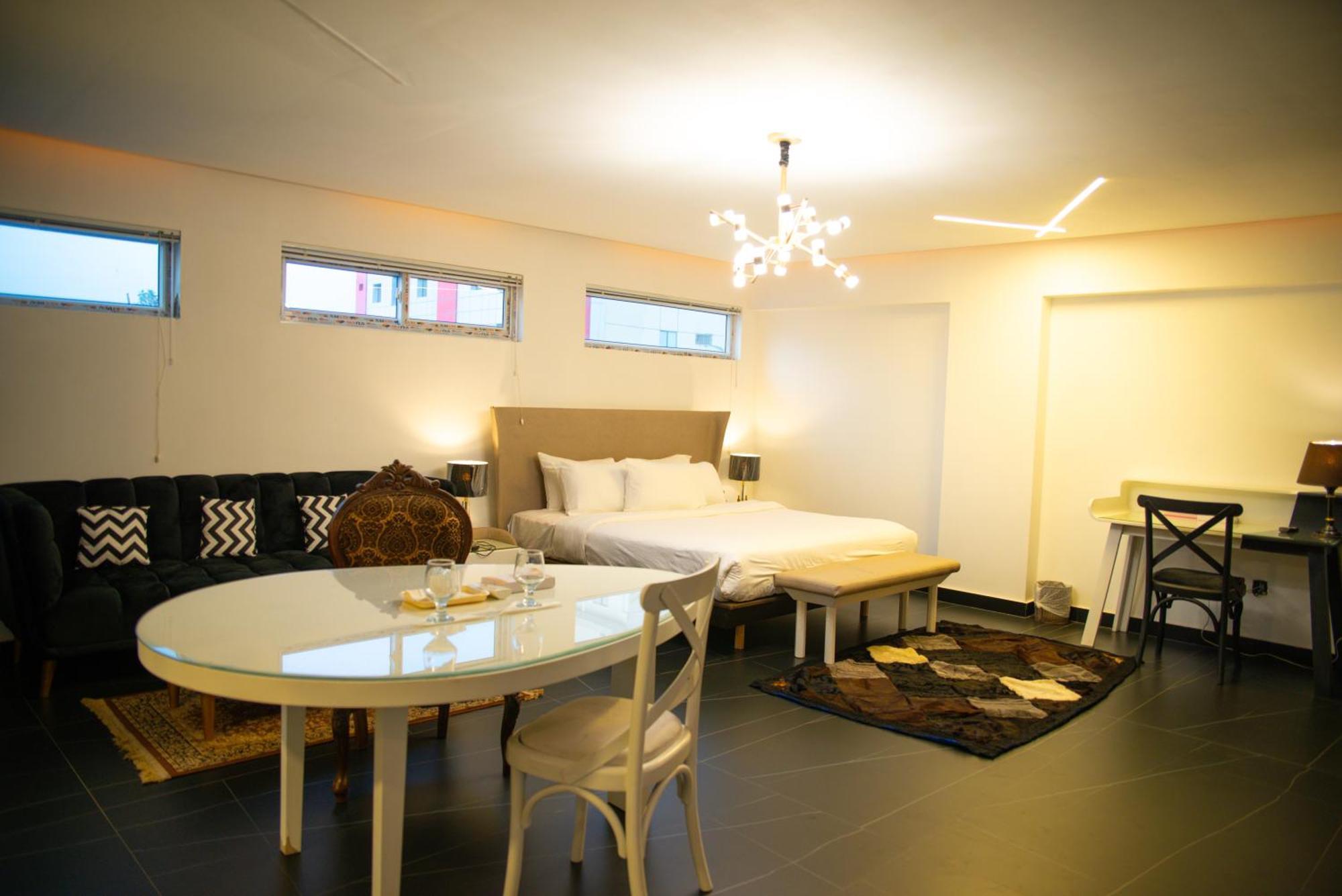 Hotel Crown Inn Karaçi Dış mekan fotoğraf