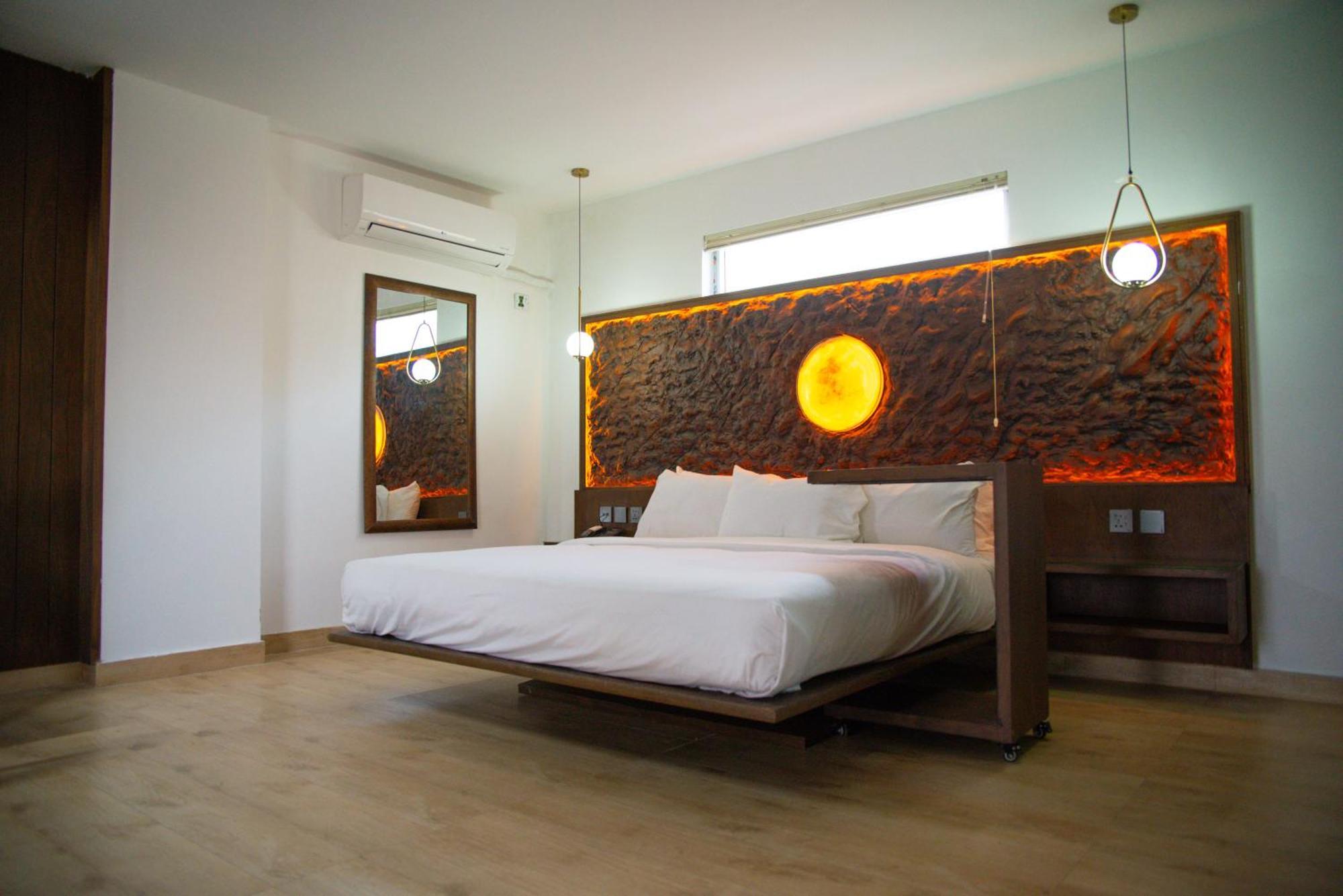 Hotel Crown Inn Karaçi Dış mekan fotoğraf