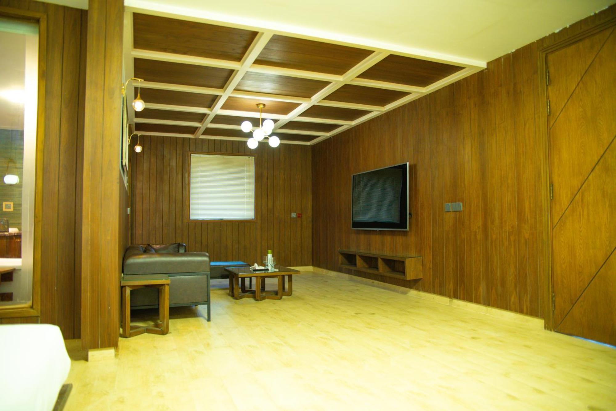 Hotel Crown Inn Karaçi Dış mekan fotoğraf