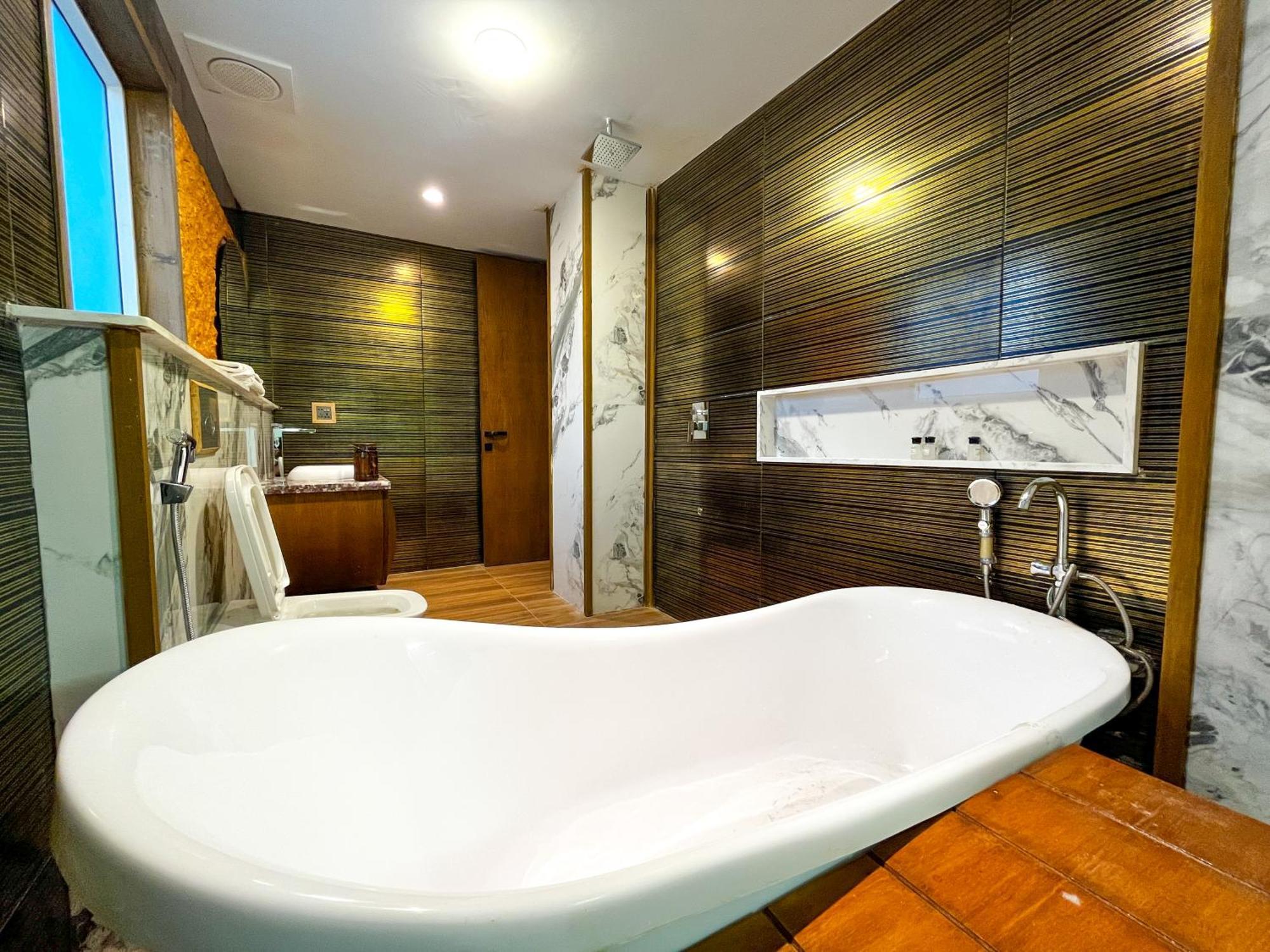 Hotel Crown Inn Karaçi Dış mekan fotoğraf